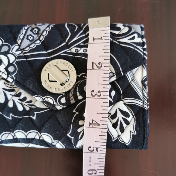 Vera Bradley B&W Floral Quilted Wallet - Picture 4 of 7
